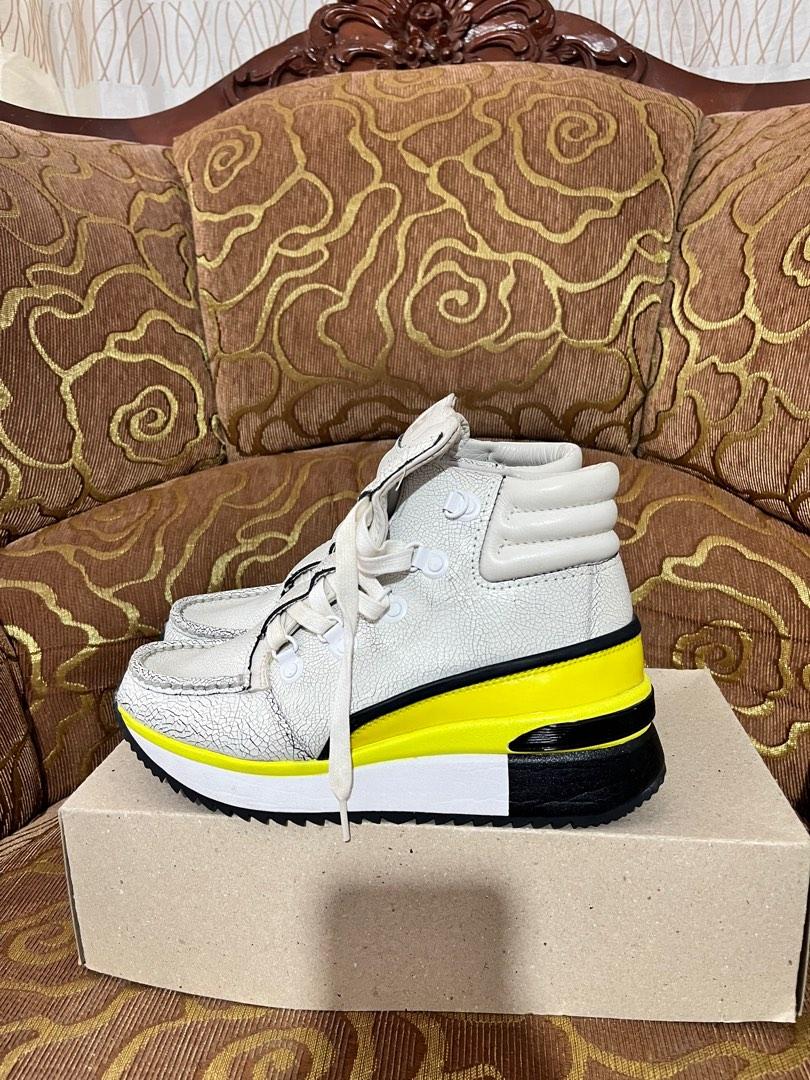 onitsuka tiger empirical