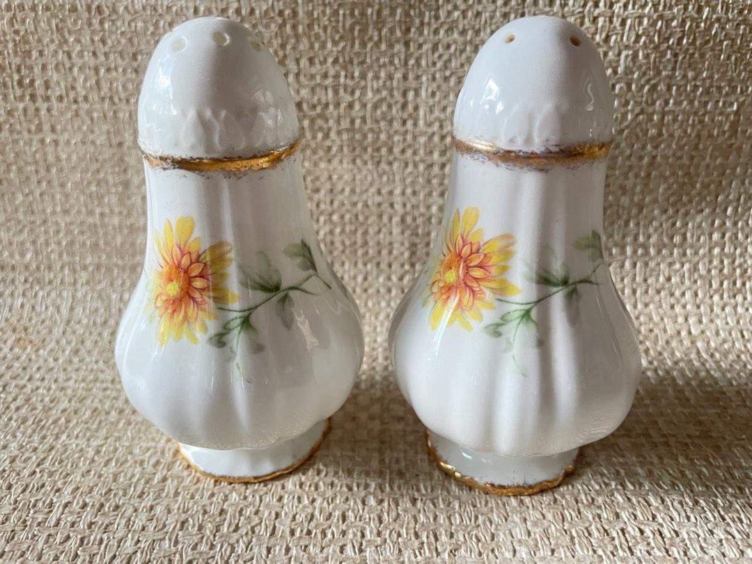 Paragon Autumn Glory Salt & Pepper Shakers (Category: Food Organization & Storage) located in Davao. Submitted by shauitoys2019 (Listing ID 1189043135, Image 1). Description: Original quality BRANDED products from US🇺🇸. In good condition with minor wear. Please manage your expectation as this is gently used item and doesn’t come with its original packaging nevertheless its in gOod condition. We ship via J&T MOP GCASH AND BPI BDO BANKS. We can a