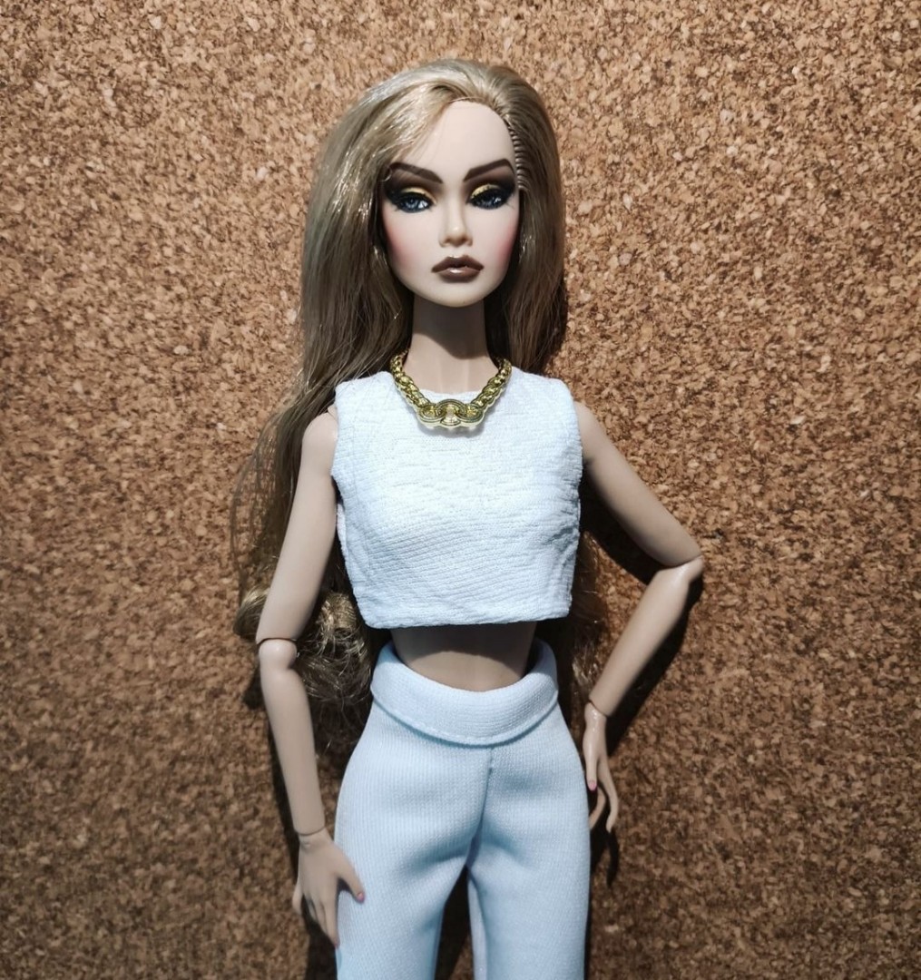 Poppy Parker friend or foe (repaint face up) integrity toys doll