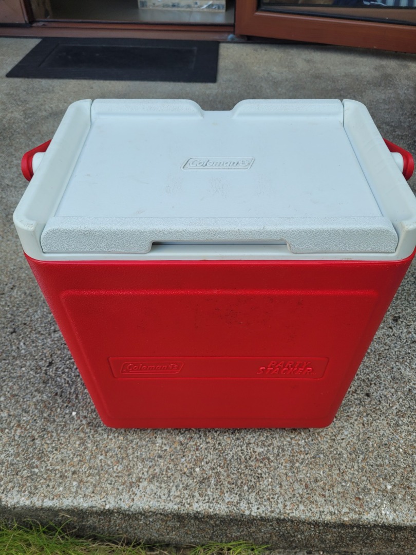 Portable Coleman Cooler Box, 運動產品, 行山及露營 Carousell