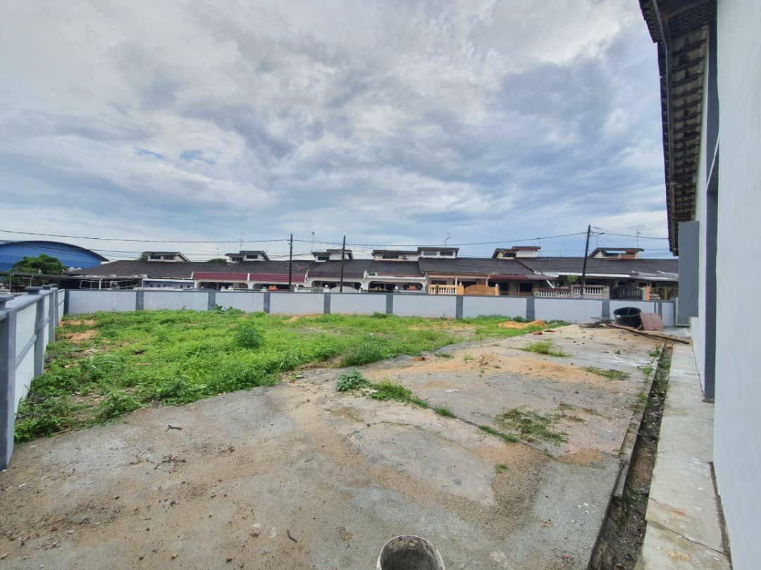 Single Storey Corner Lot / Johor Jaya / Jln Teratai 44 / Renovated