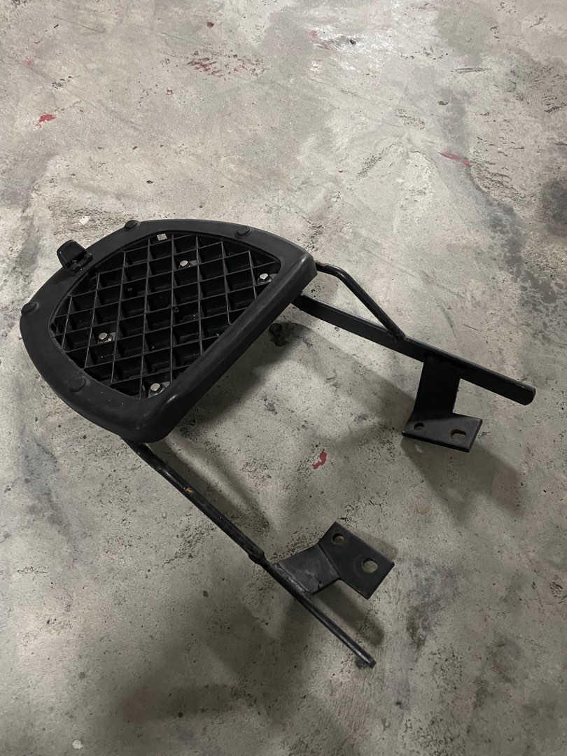 Spark LC135 short rack, Motorcycles, Motorcycle Accessories on Carousell