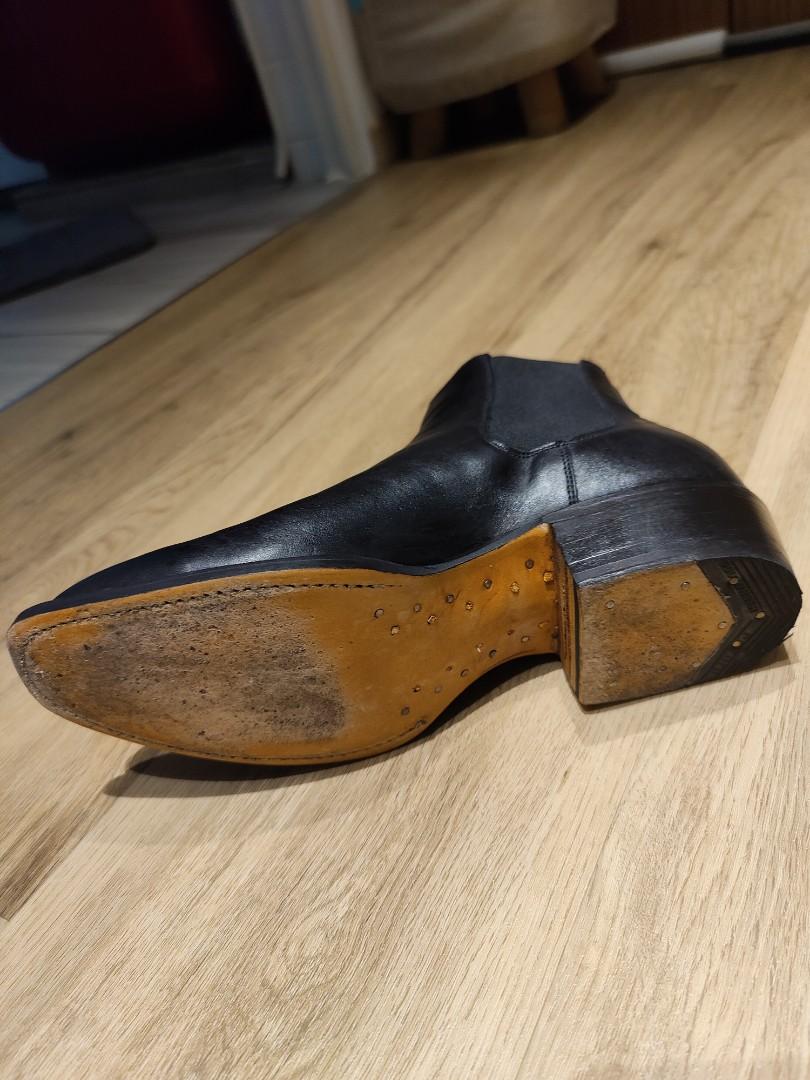 Chelsea boots crease hot sale