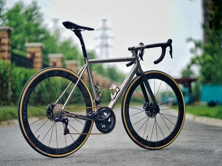 Van Nicholas titanium road bike racing bike SKEIRON frameset 3090 complete bike 4090 disc brake inner cabling SHIMANO GROUPSET
