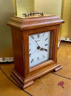 Vintage Seiko Oakwood Table clock 18x9x22cms