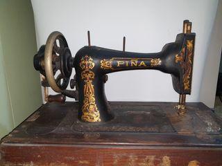 Vintage Sewing Machine (Piña Brand)