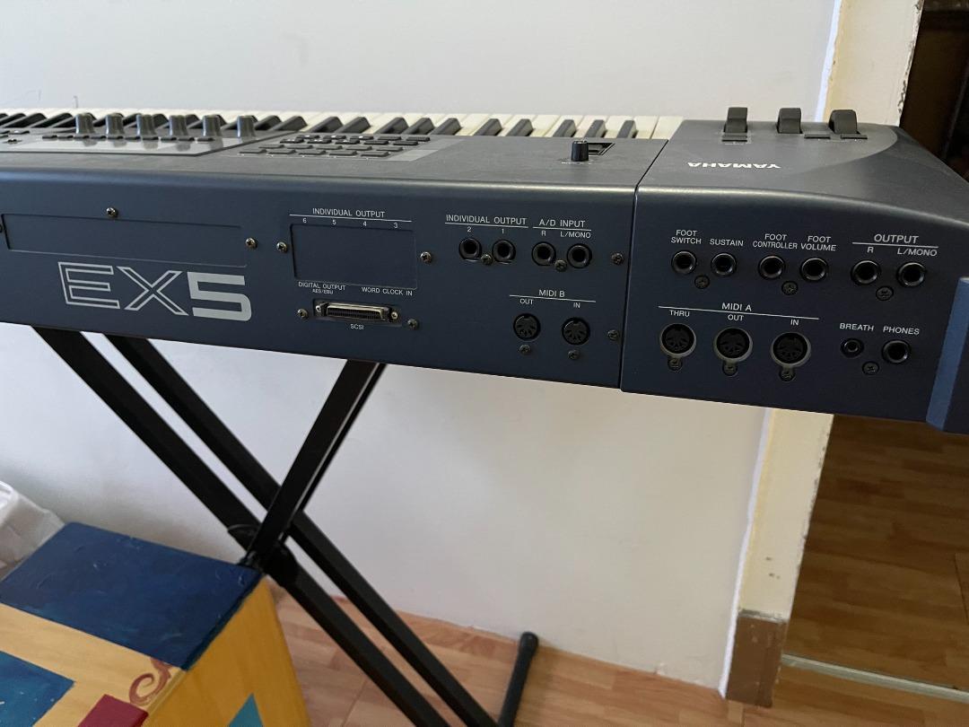 Yamaha EX5 Professional Keyboard with Foldable Keyboard Stand, Hobbies ...