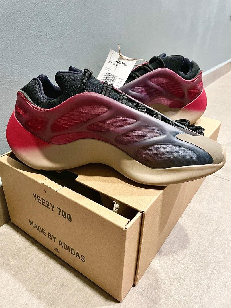 Yeezy cheap 700 maroon