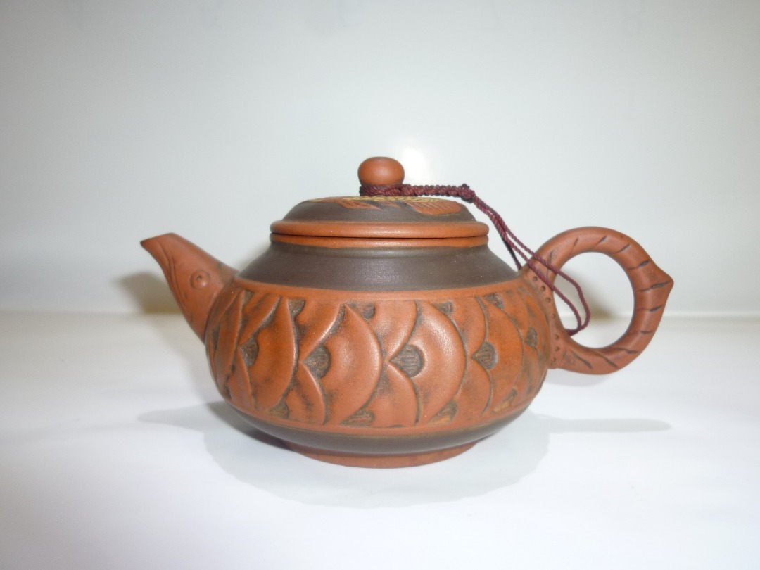 茶壺/紫砂壺/朱泥壺/王松煌製年年有魚壺, 家具及居家用品, 居家裝飾