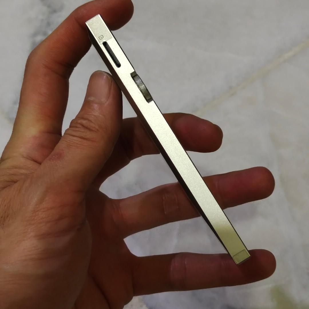 Astell Kern AK Jr Portable High Definition Music Player And DAC astell-kern-ak-jr-portable-high-definition-music-player-and-dac
