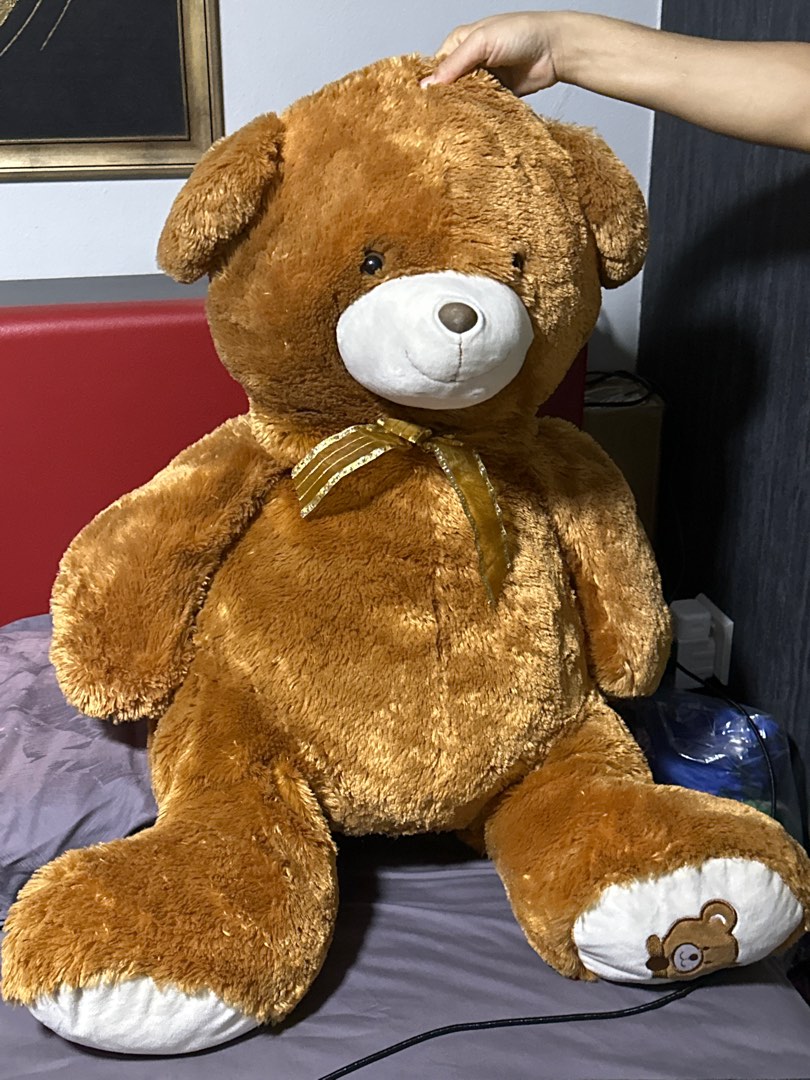 jumbo teddy bear