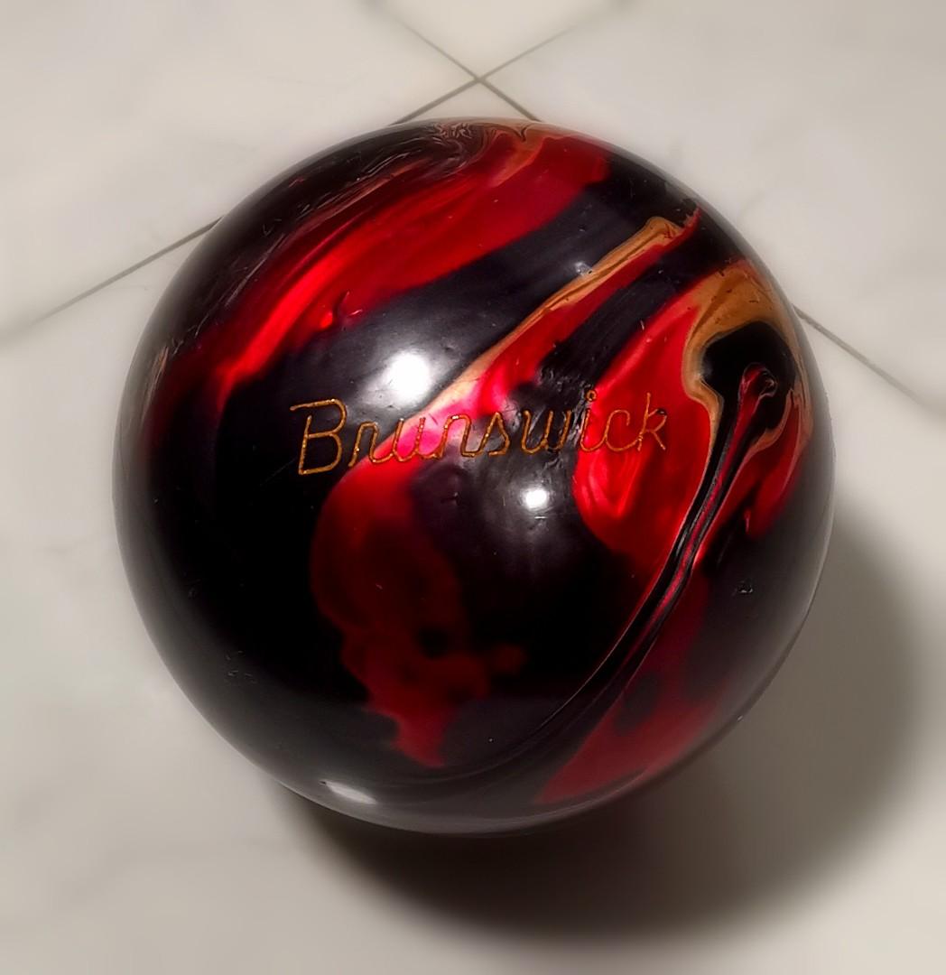 Brunswick Twisted Fury Bowling Ball (13 lbs), Sports Equipment, Sports