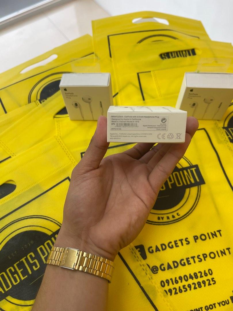 Earphone Plug (Category: Earphones) located in Taytay. Submitted by rafael_ortiz (Listing ID 1189222800, Image 2). Description: EARPODS ( HEADPHONE PLUG) ✨✨FOR ONLY ₱350✨✨ ✅ Brandnew Sealed ✅ Premium Quality ✅ 1 week warranty 📍STORE: Gadgets Point (Waze/Maps) Available in Meet ups, Delivery & Shipping. For more inquiries feel free to send us a message!! 📩.