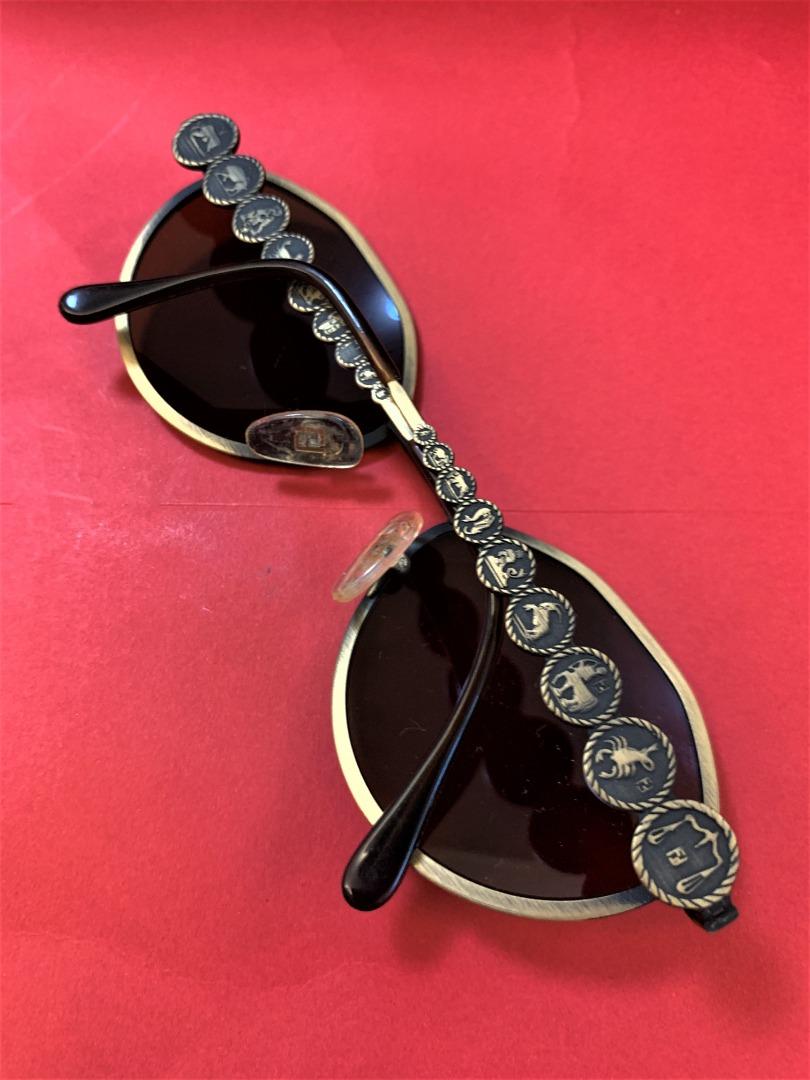 Fendi zodiac sunglasses top