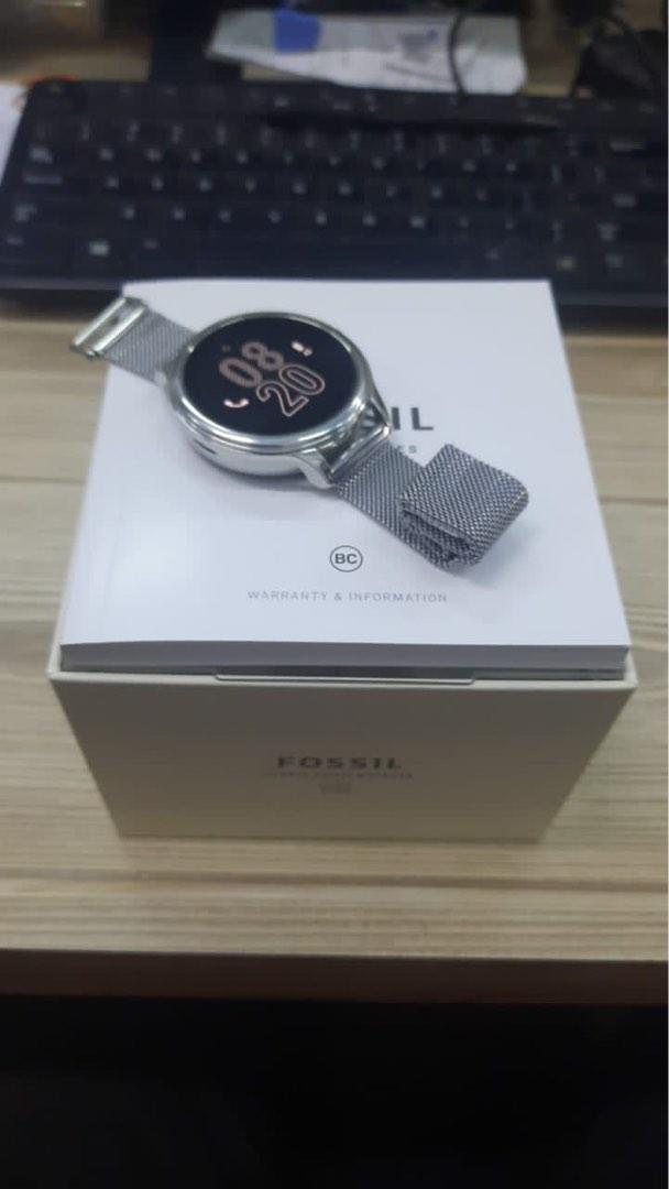 Fossil gen 5e smartwatch under warranty until july 2023, Men's Fashion