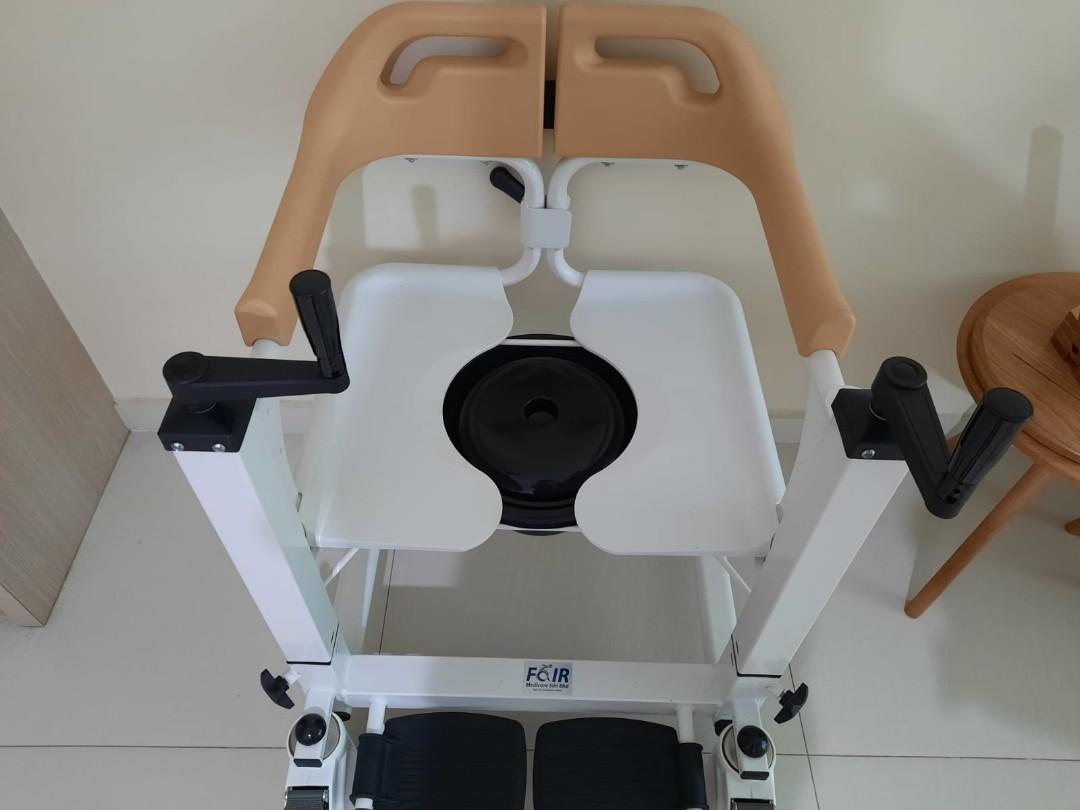 Hydraulic height adjustable Commode wheelchair, Health & Nutrition