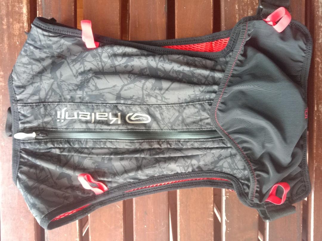 Kalenji 10L Hydration Vest, Sports Equipment, Hiking & Camping on Carousell