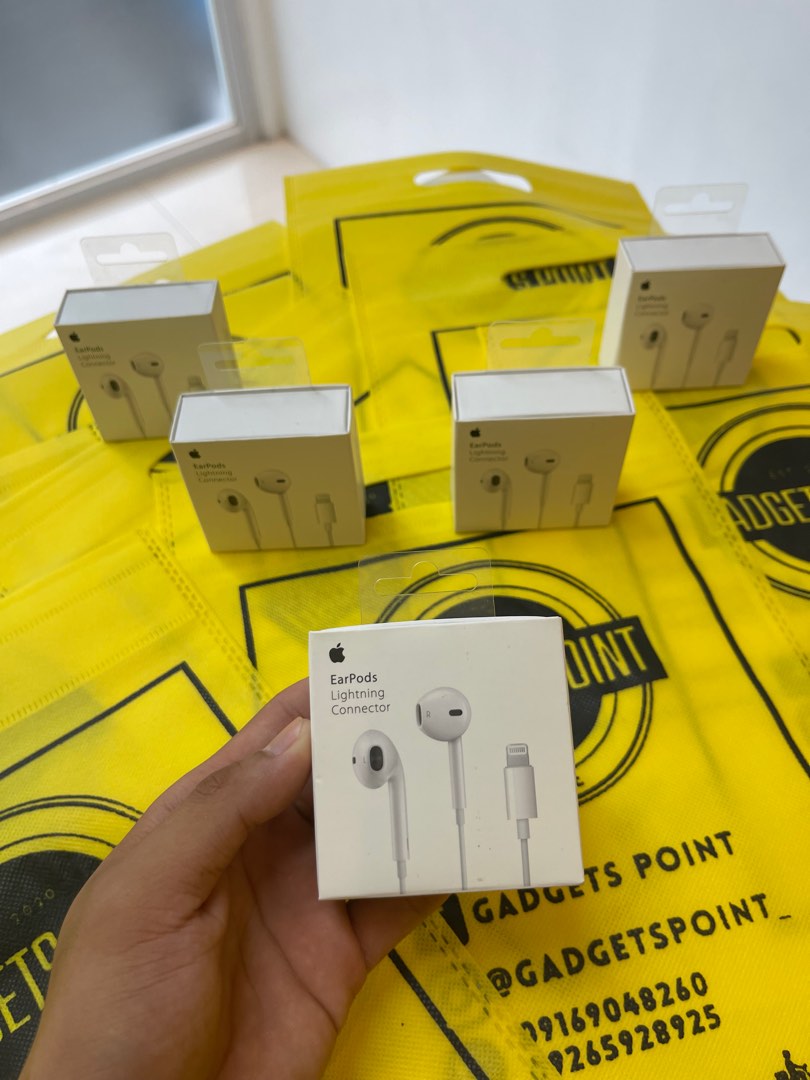 Lightning Earphones, Audio, Earphones on Carousell
