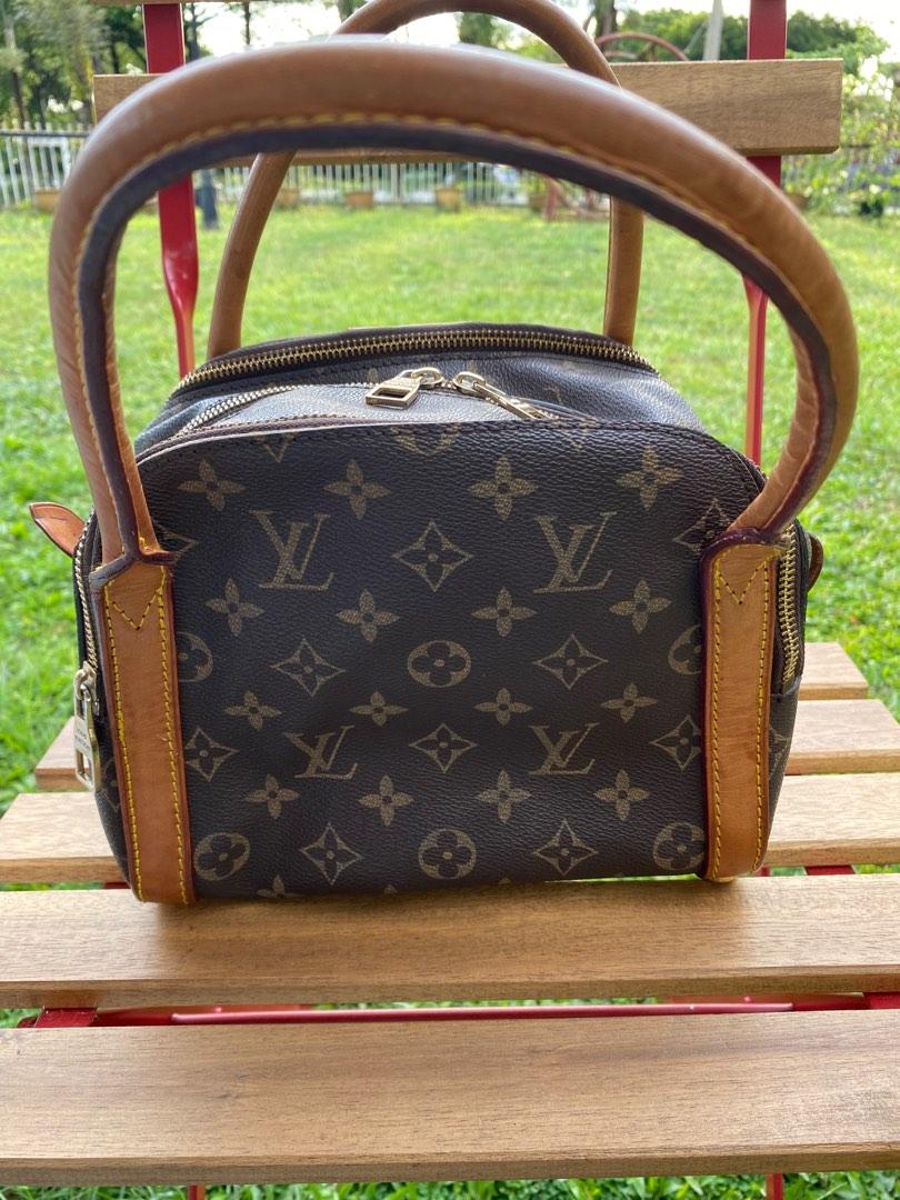 Louis Vuitton (Category: Bags & Wallets) located in Petaling Jaya. Submitted by newownerplz (Listing ID 1189201014, Image 2). Description: .
