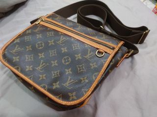 Louis Vuitton Authentic Cross Body Bag M40106, Luxury, Bags