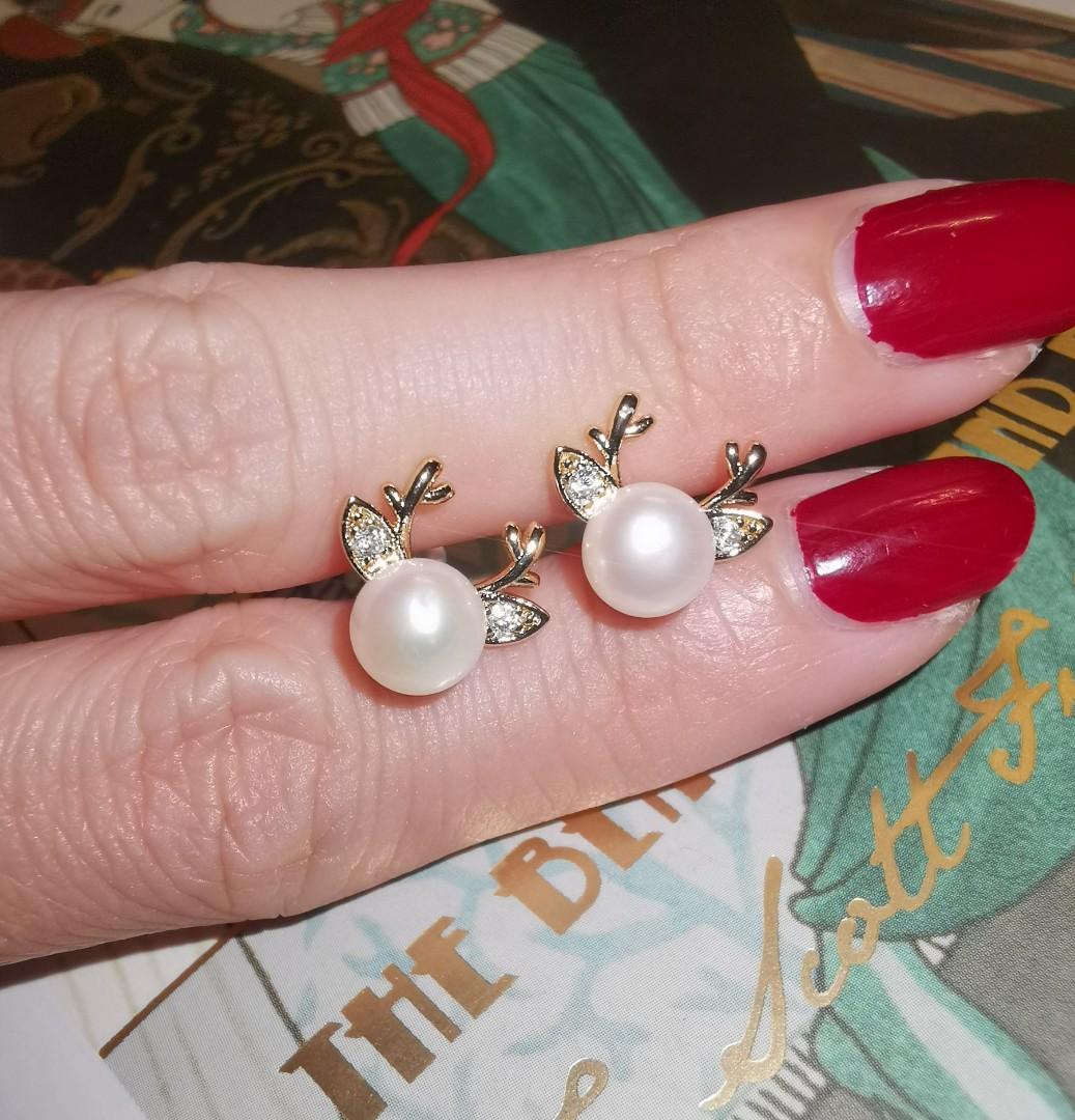 New Stock Reindeer freshwater pearl earrings Women s Fashion