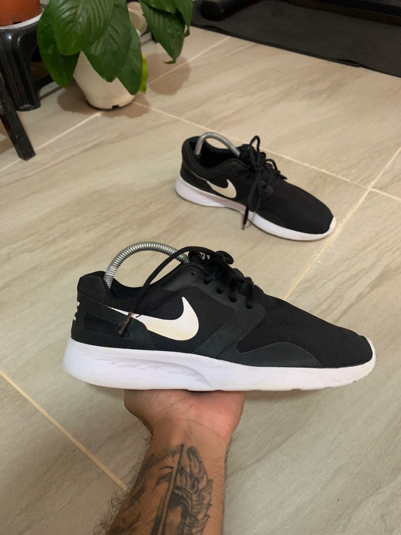 lebron soldier on feet