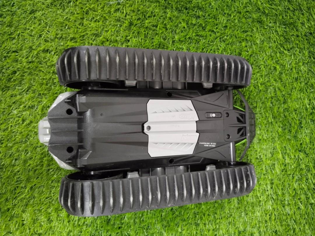 Nikko Remote Control VelociTrax Neon Green, Hobbies & Toys, Toys