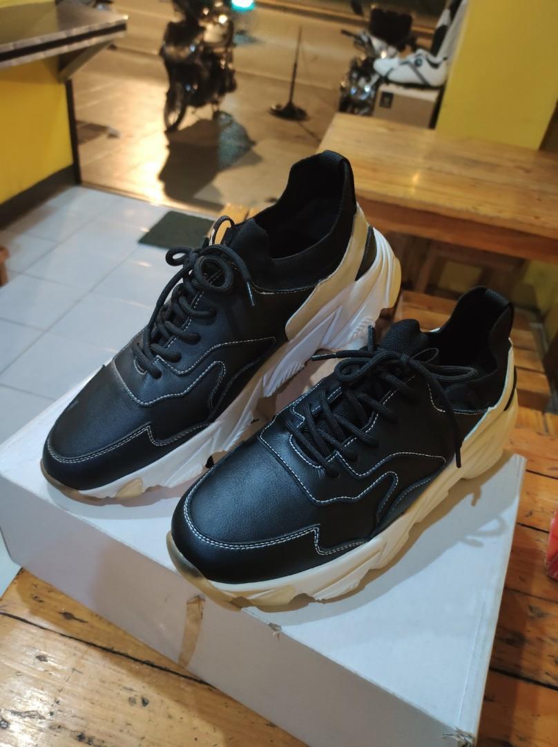 oxypair sports shoes