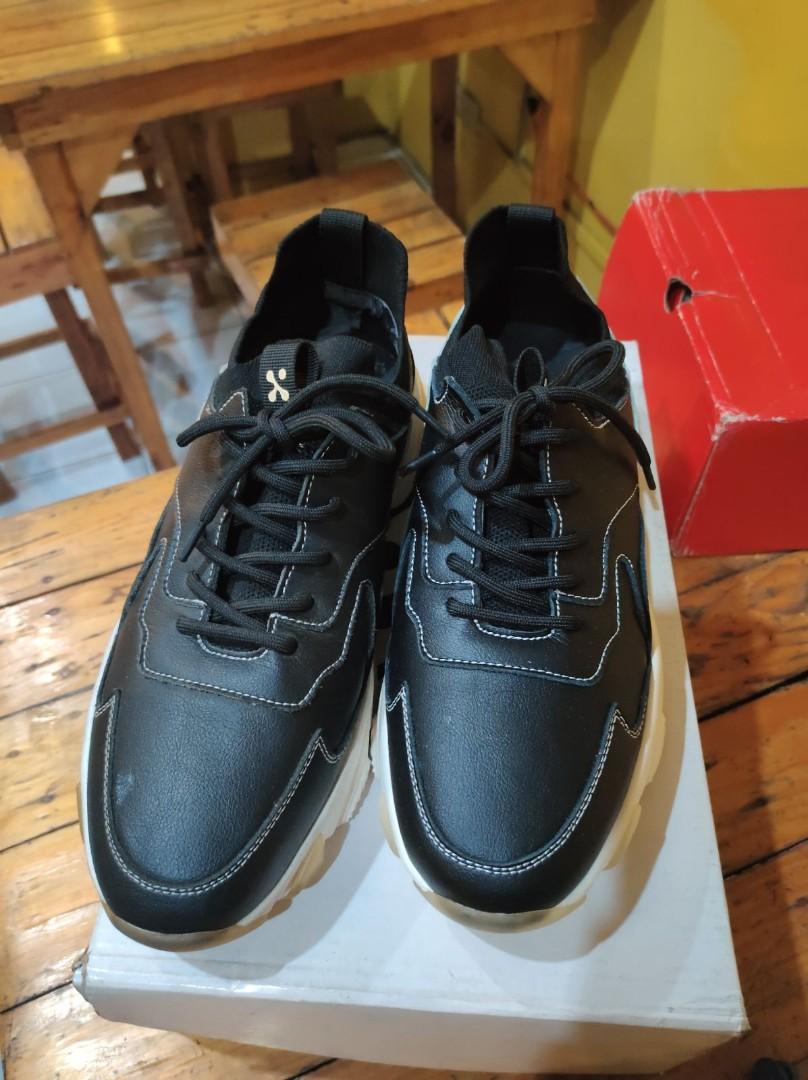 oxypair sports shoes
