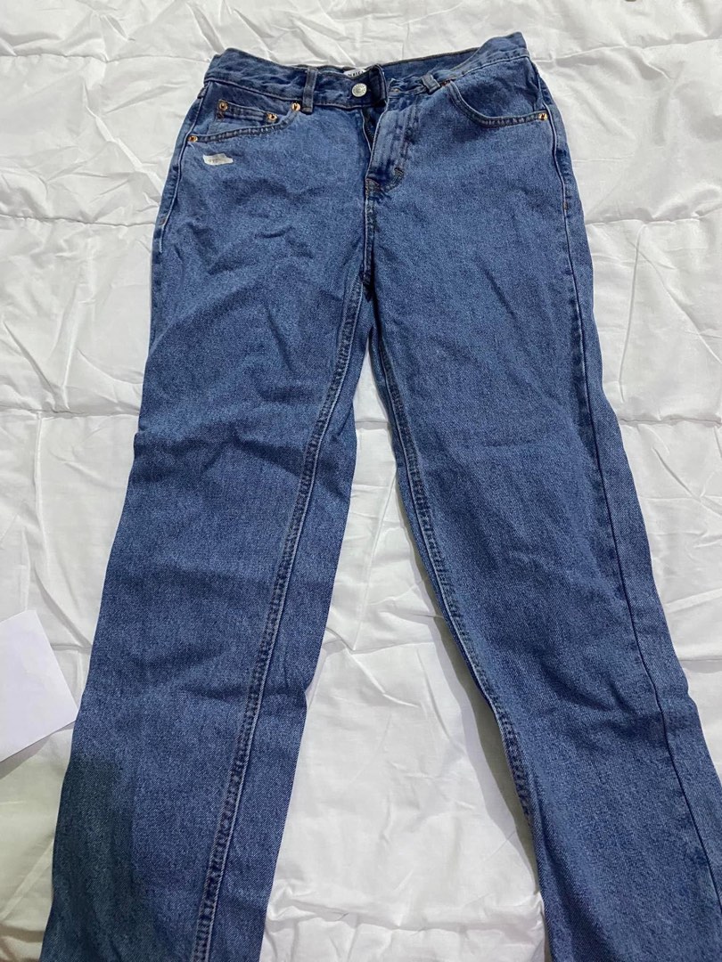 Pull and Bear Mom Jeans, Women's Fashion, Bottoms, Jeans on Carousell