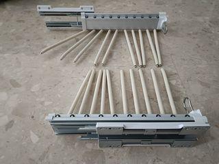 Retractable wardrobe pants rack