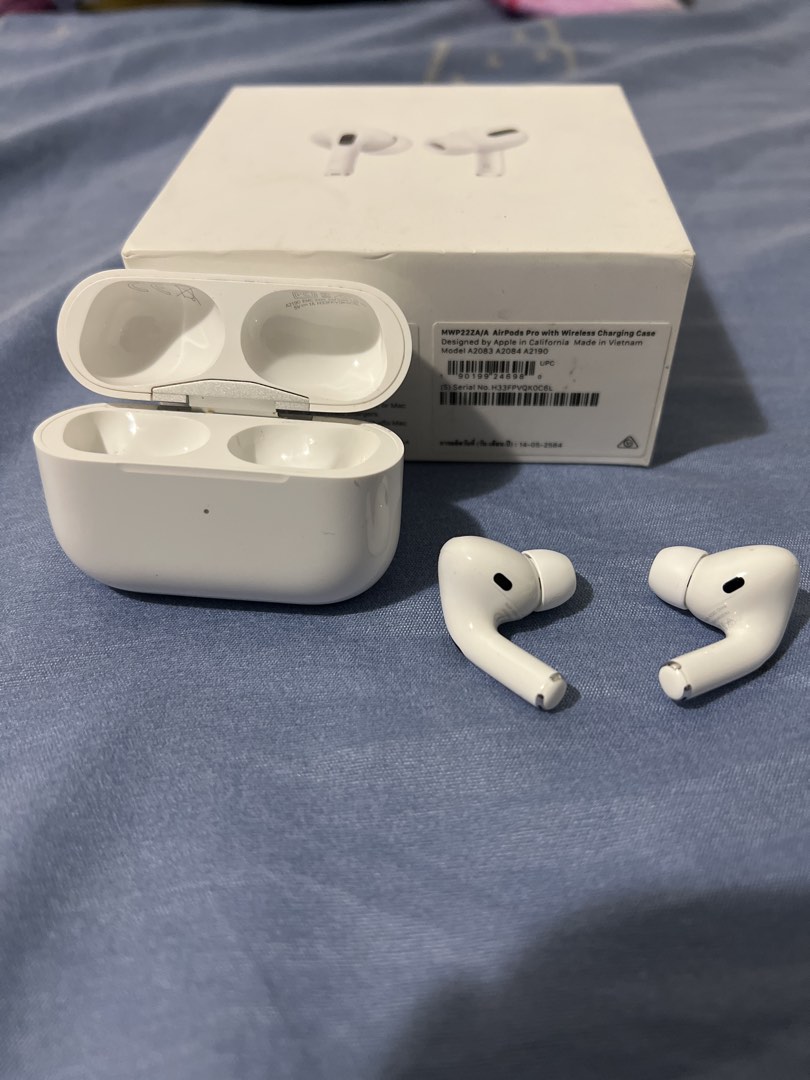 Selling airpods pro (1st gen), Audio, Earphones on Carousell