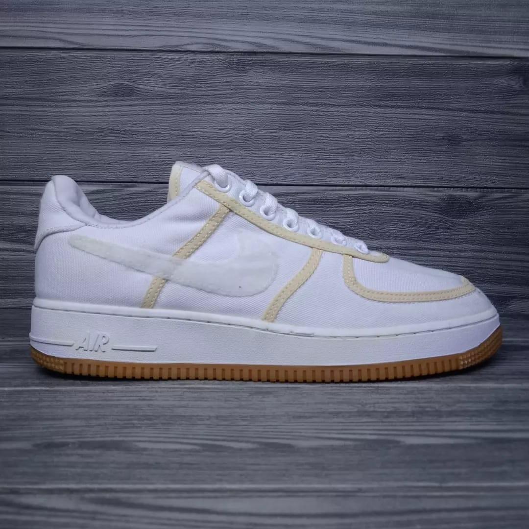 Sepatu Nike AF1 x Travis Scott Second, Fesyen Pria, Sepatu , Sneakers di  Carousell