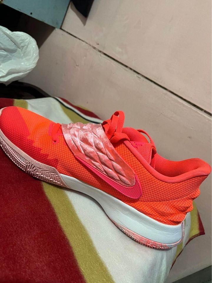 Kyrie 4 low outlet hot punch