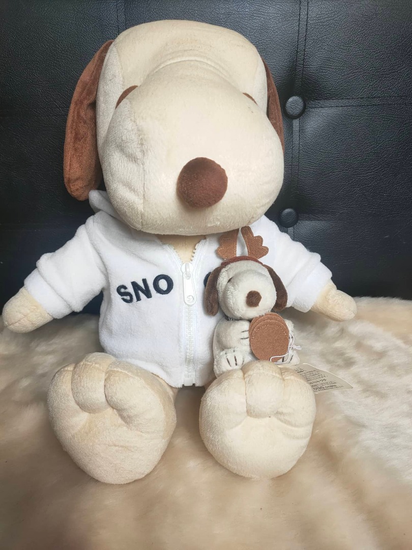 Snoopy Cream Hoodie- with Snoopy Charm freebie-BNWT-Original Peanut ...