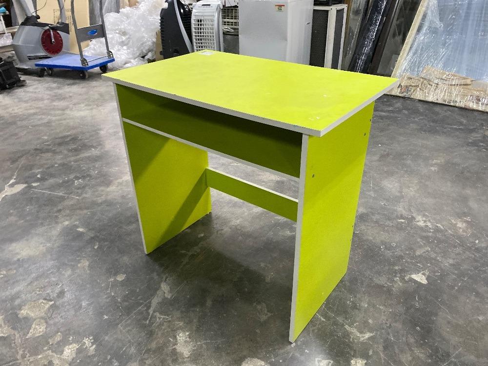 Wooden Small Office Desk Green Colour / Meja Pejabat Kayu Kecil Warna