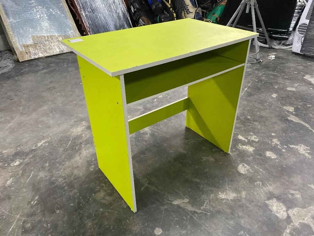Wooden Small Office Desk Green Colour / Meja Pejabat Kayu Kecil Warna