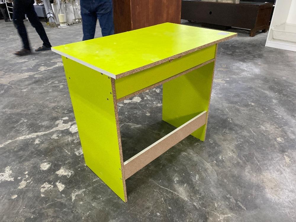 Wooden Small Office Desk Green Colour / Meja Pejabat Kayu Kecil Warna