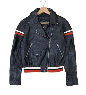 (Category: ) located in . Submitted by 97_thriftclothing (Listing ID 1189256044, Image 1). Description: .