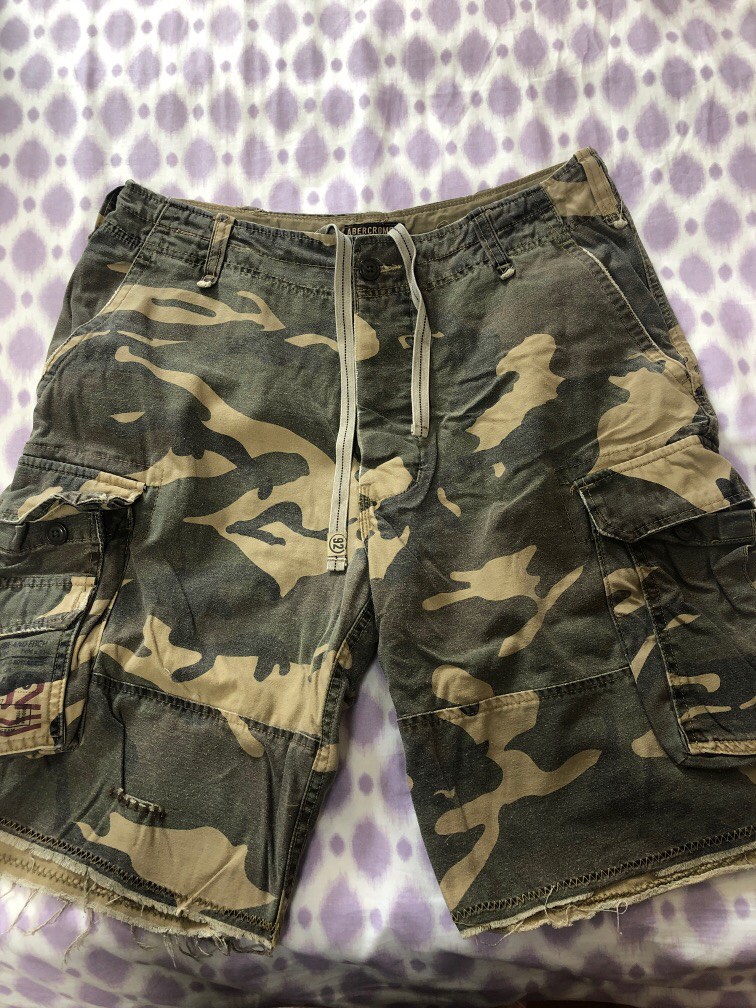 Abercrombie Fitch mens cargo shorts M Men s Fashion Bottoms Shorts on Carousell