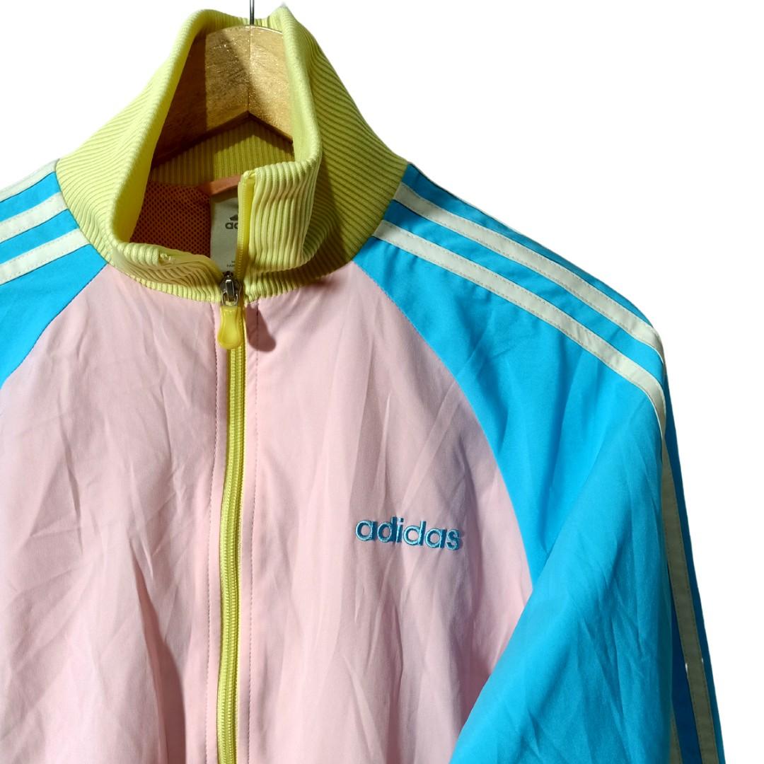 Pink blue outlet and yellow jacket