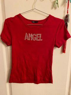 AGA紅色鑲ANGEL字T恤，賣場購物可贈送