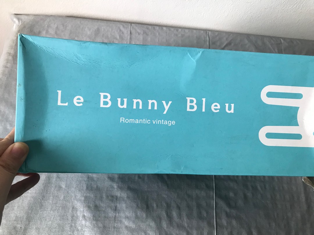bunny bleu kitchen table