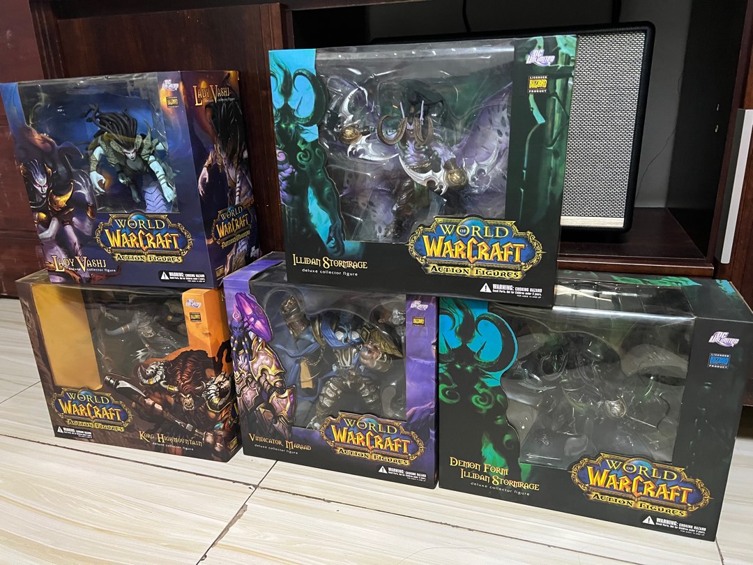 Authentic World Warcraft Action Figures deluxe collector figure (see