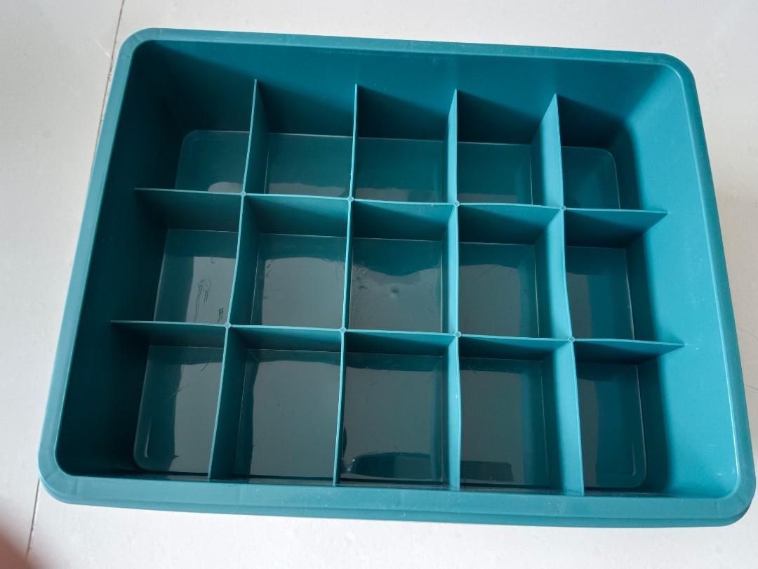Boxes (Category: Storage Boxes & Baskets) located in Singapore. Submitted by nananananama (Listing ID 1189379199, Image 3). Description: .