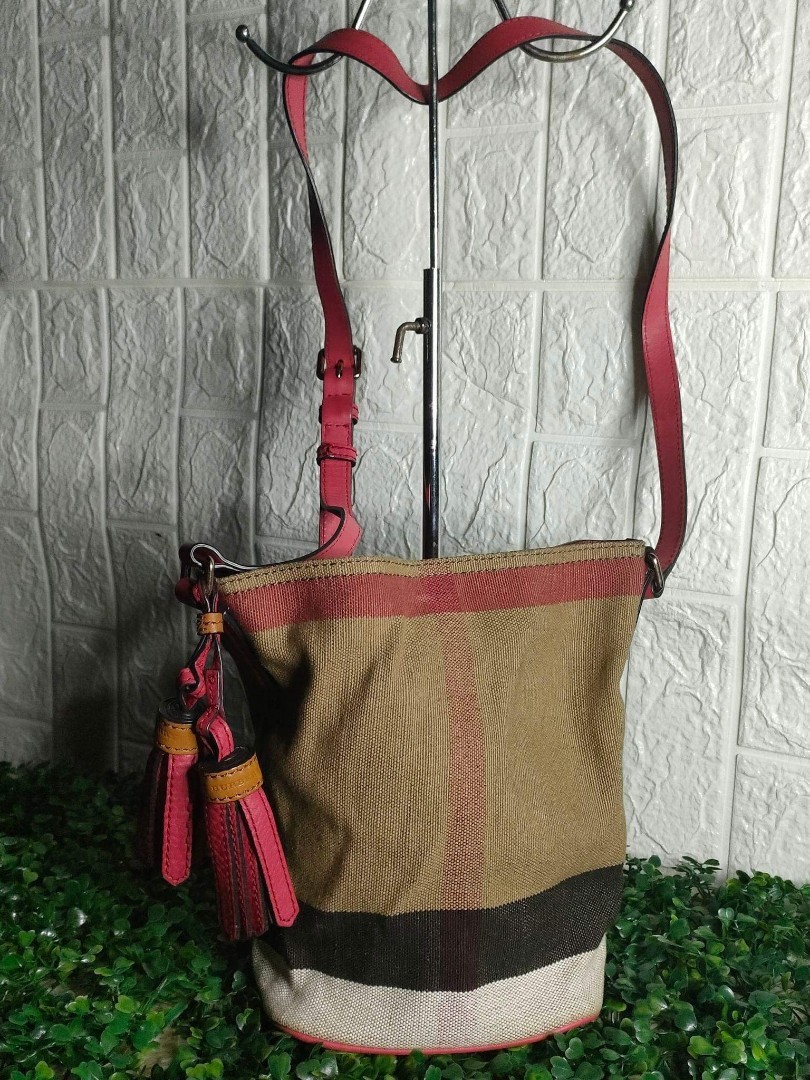 burberry /ykk zip/etekita, Luxury, Bags & Wallets on Carousell