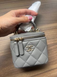 (Category: ) located in . Submitted by mimi_luxury (Listing ID 1189382157, Image 1). Description: .