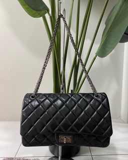 (Category: ) located in . Submitted by pre.lovedhandbag (Listing ID 1189469081, Image 1). Description: .