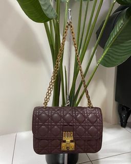 (Category: ) located in . Submitted by pre.lovedhandbag (Listing ID 1189469294, Image 1). Description: .