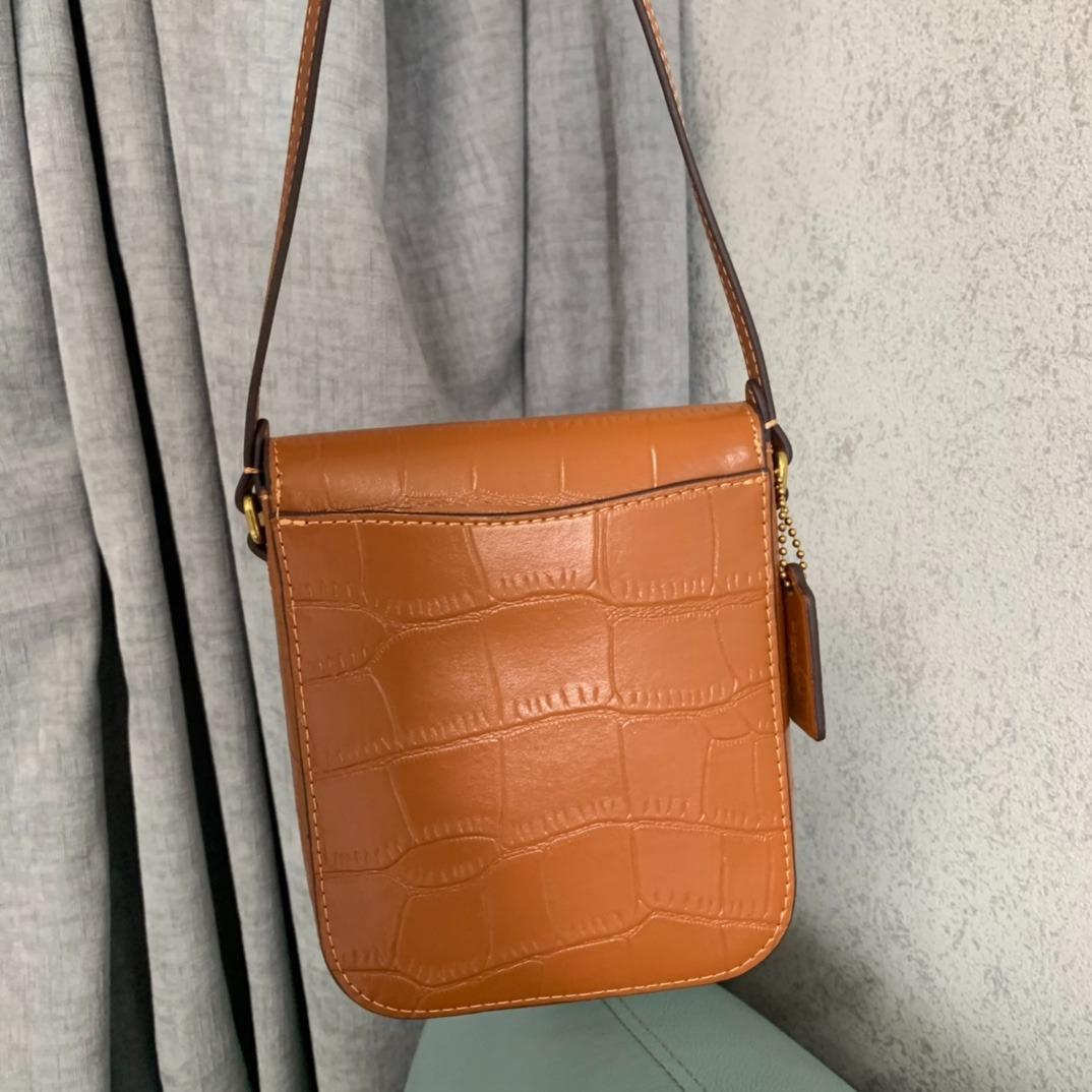 COACH Studio Mobile Bag, Women's Fashion, Bags & Wallets, Backpacks on ...